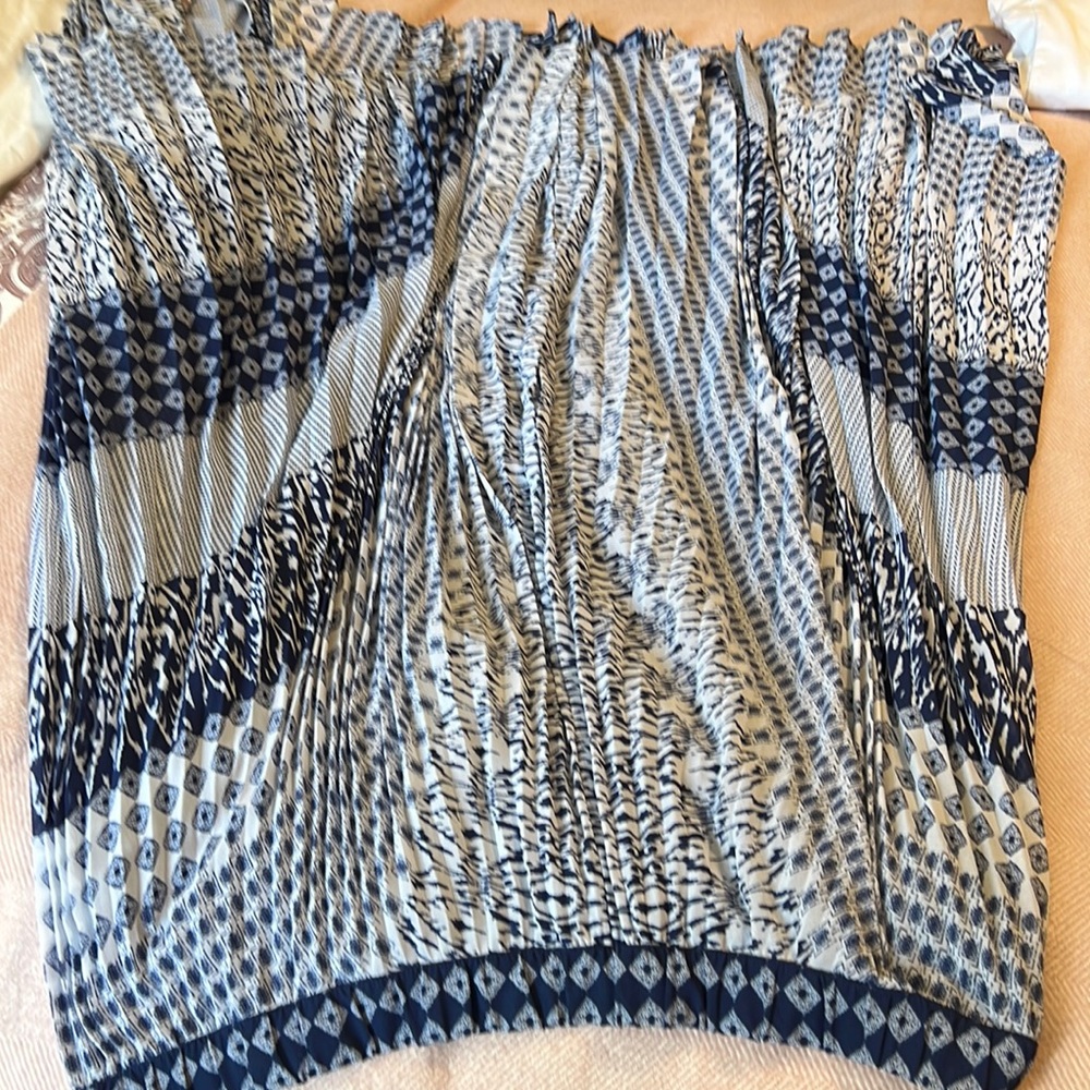Chico’s - Full lining, maxi flowy and elegant skirt. Can fit 14to 18